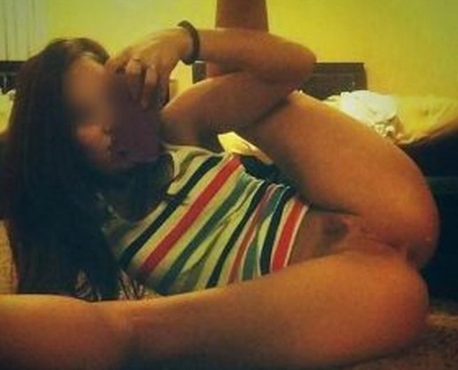 25 ans et grosse gourmande de sensations fortes cherche mecs ultra vigoureux