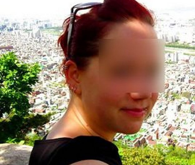 Jeune soumise à disposition pour servir d’objet sexuel